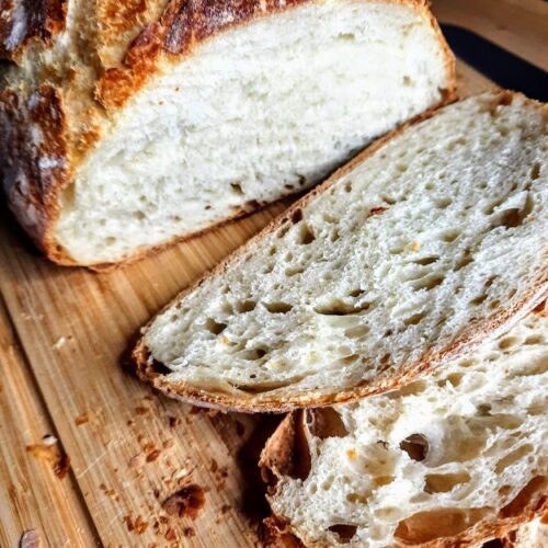 https://www.homecookedfeast.com/wp-content/uploads/2021/02/no-knead-sliced-500x500.jpg